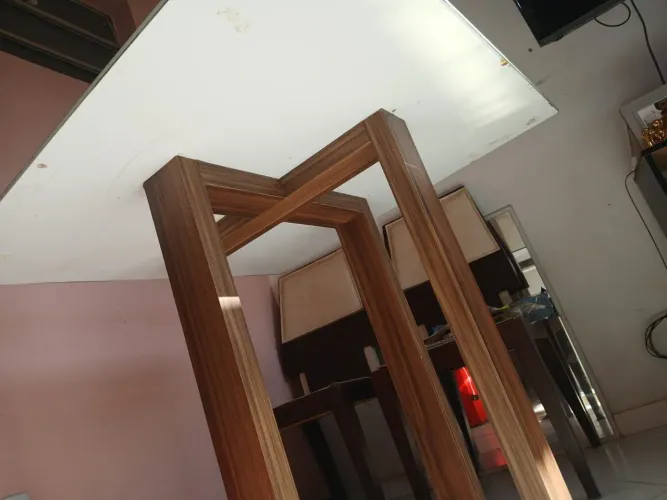 Mesa com tampo de vidro