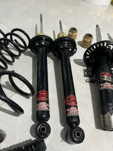 Suspensão fixa Sector (com folga para baixar mais)