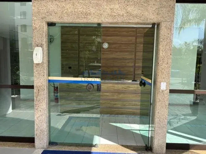 Recreio dos Bandeirantes! Apartamento com 3 quartos, vista para o verde e localização priv