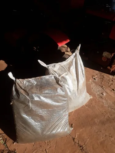Estercos de galinhas 20,00 reais saco com 30kg