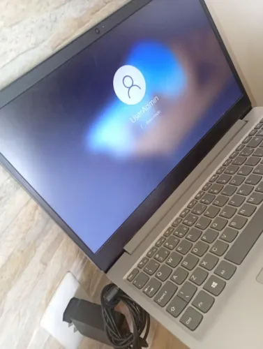 Notebook LeNovo IdeaPad S145-15IIL, funcionando perfeitamente com ressalvas