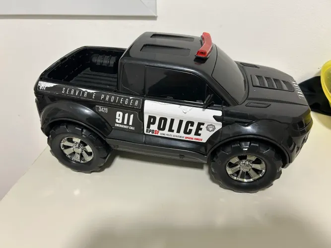 Pick-up Policia brinquedo