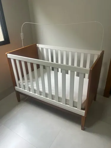 BERÇO E CÔMODA 