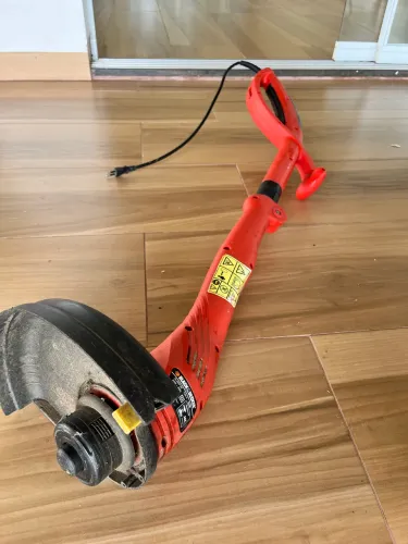 Roçadeira Elétrica Black decker