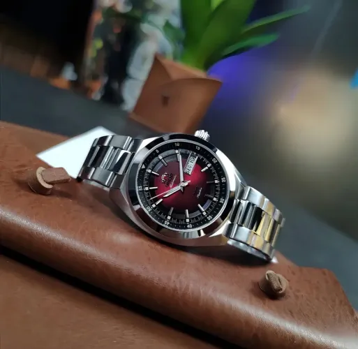 Relógio Orient 39 mm, automático e vidro de safira