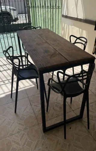 Mesa industrial com 4 cadeiras Allegra