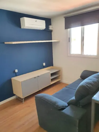 Apartamento mobiliado, pronto para morar, no Umuharama. Próximo ao Shopping Pelotas.