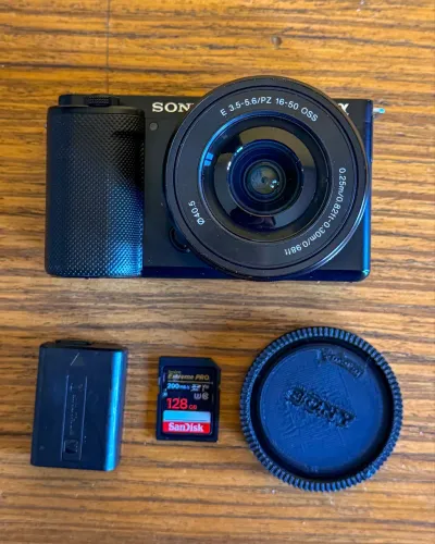 Câmera Sony ZVE10 + Lente do Kit