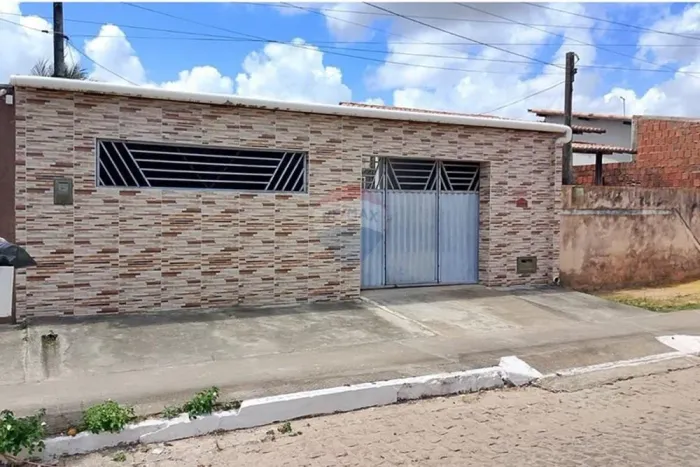 Casa 160m² em Extremoz - R$ 150.000,00 - Aceita Financiamento