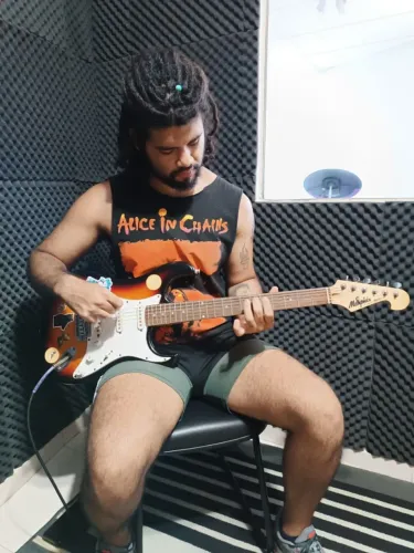 Aulas de Guitarra e Violão Presencial ou On-line