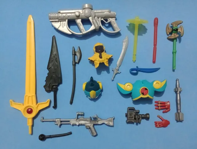 Lote acessórios para figuras de ação