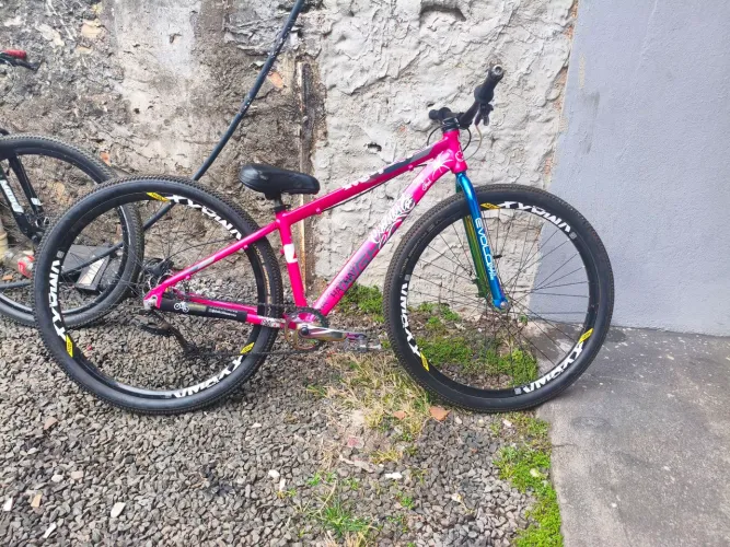 Bicicleta High One freestyle muito nova