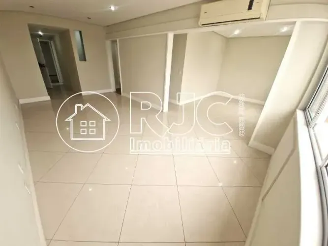 Apartamento para venda possui 105 metros quadrados com 3 quartos em Tijuca - Rio de Janeir