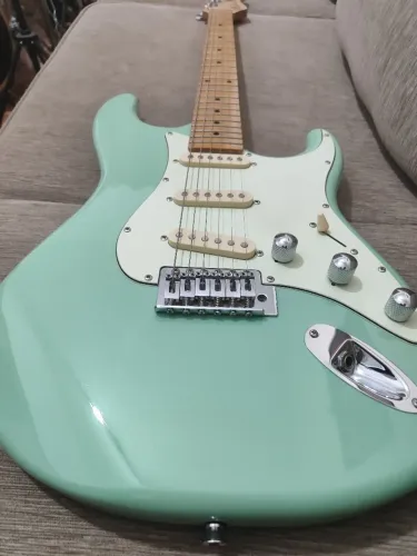 Guitarra Luther LAJUTHINE strato