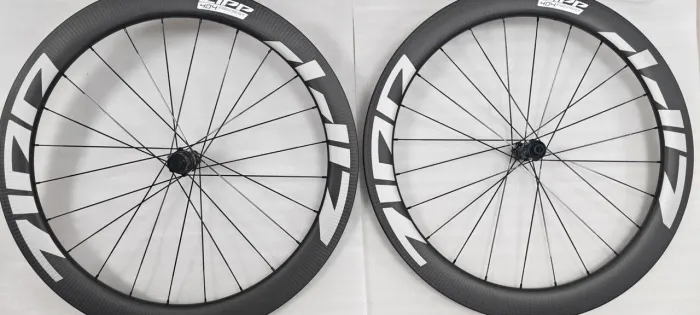 Roda de carbono speed ZIPP 404 firecrest 