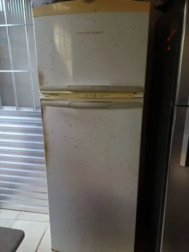 Geladeira com defeito