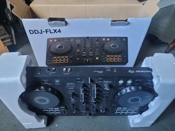 Controladora DJ Pioneer DDJ-FLX4 - Impecável, Na Caixa Original (Estado de Nova)