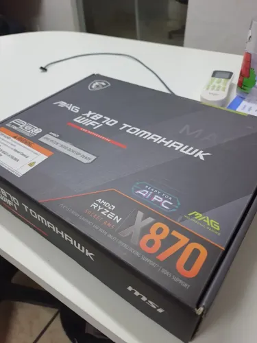 Placa-mãe MSI MAG X870E Tomahawk WIFI7 + Processador Ryzen 9 7900X
