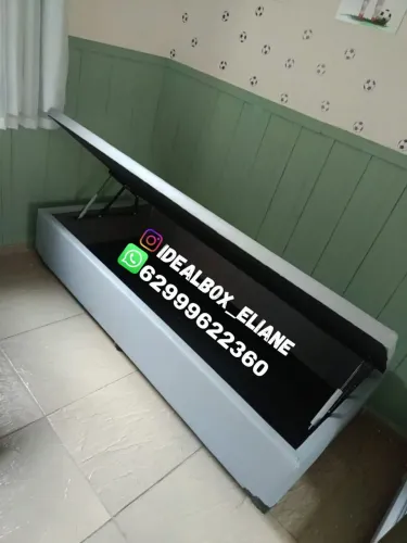 Box baú solteiro/ pistões hidráulicos 