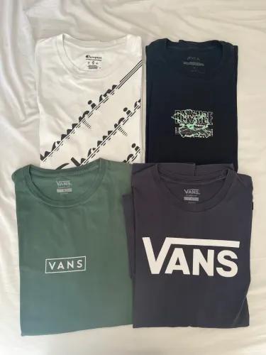 Camisetas de marcas variadas