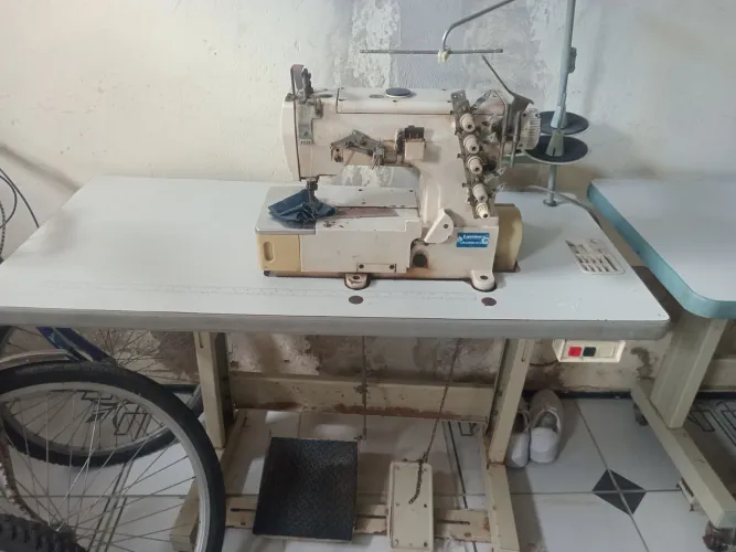 Máquina para costura (Goleira)