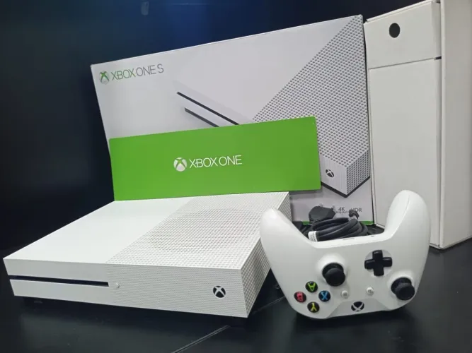 Xbox One S 1 tb novinho com jogo (Aceito Cartão em até 12x).