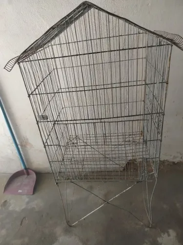 Viveiro para calopsita ou pássaros do mesmo porte medindo 1,17 /50 /38