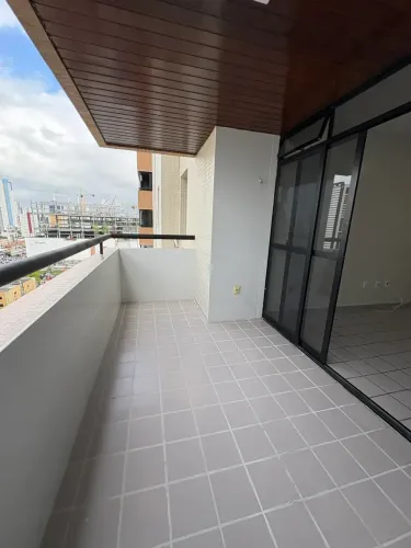 Alugo amplo apartamento no Aeroclube perto do Shopping Manaira com 3 quartos