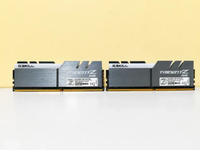 Kit Memória RAM G.Skill Trident Z RGB 16GB DDR4
