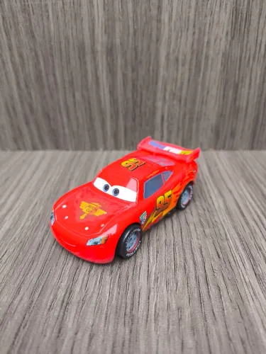Relâmpago McQueen 2 Miniatura Filme Carros Metal Diecast Novo Lacrado 