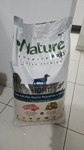 saco de ração nature light 12 kg para cães