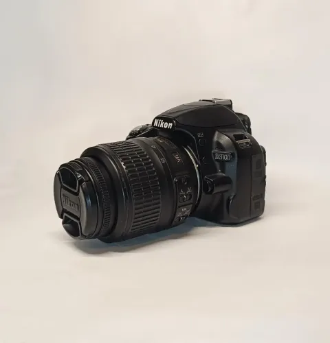 Nikon D3100 com lente do Kit