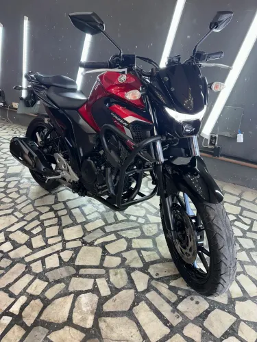 Moto fz25 2024
