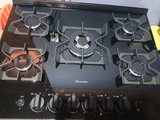 Vendo um fogão novo zerado poucos dias de comprado usado uma vez pra testar somente