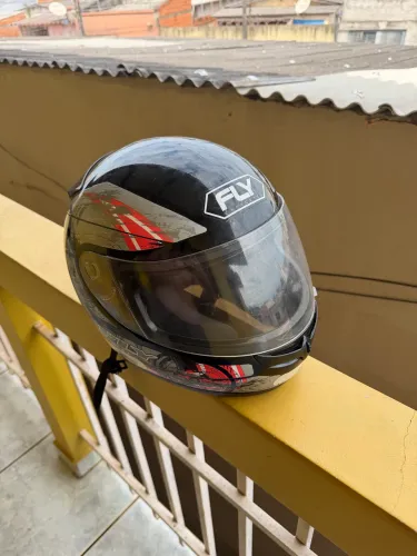 Vendo este capacete top de linha