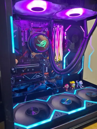 PC Gamer - AMD Ryzen 5700G