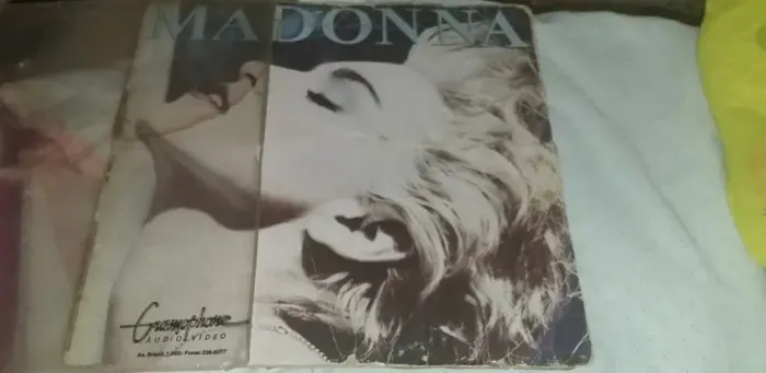 Madonna Blue usado com algumas avarias mas nada que impacte o disco em si