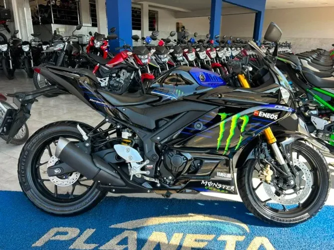 YAMAHA R3 Modelo 2023 - Edição limitada Monster, a moto está linda, venha conferir!