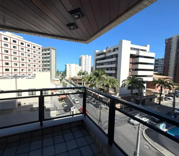 Apartamento com 3 suítes e Varanda com vista mar à venda no Edf Costa Dourada na Ponta Ver