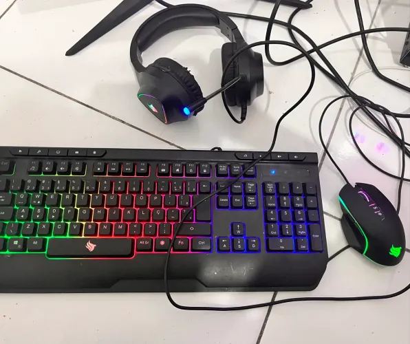 Kit Gamer Pichau Netuno - Teclado RGB + Mouse + Headset + Mousepad (Semi-novo)