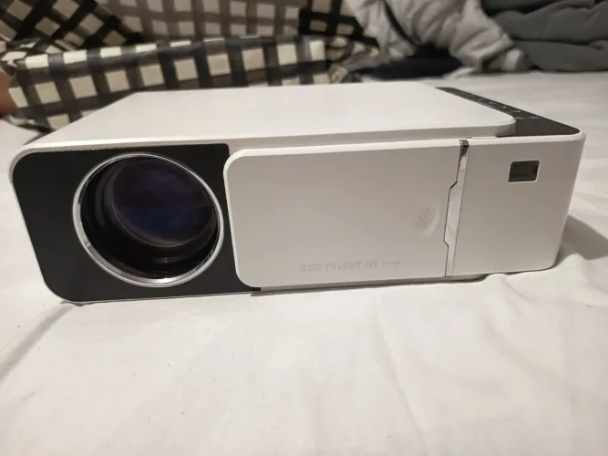 Projetor Mini e tripé