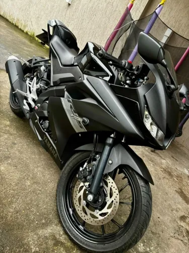 Yamaha YZF R15 2024 - 3.491 km - Estado de zero - Abaixo do mercado