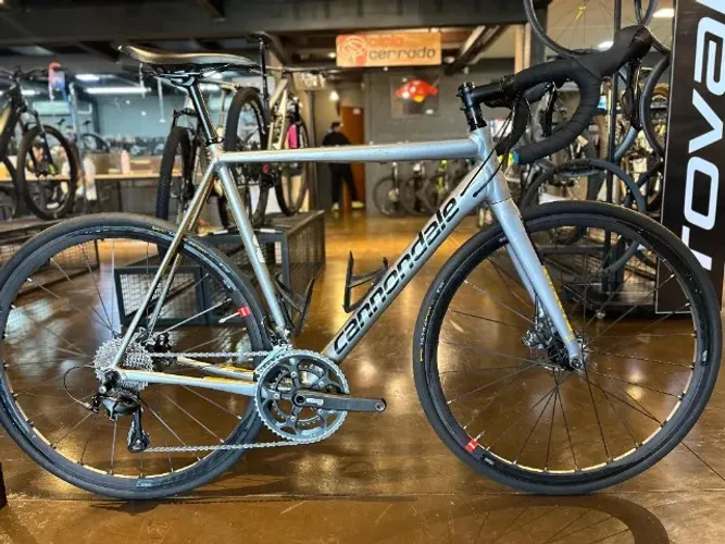Bicicleta Seminova Cannondale Caad 12