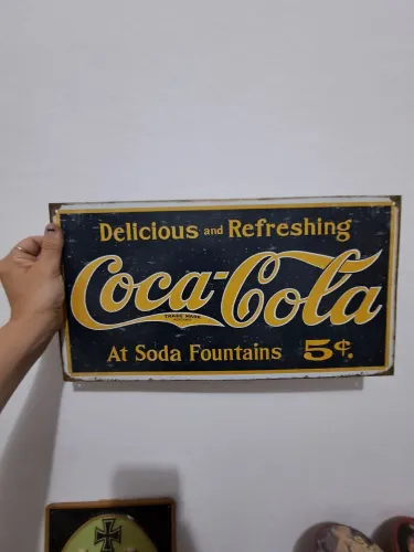 Placa vintage retrô coca cola em metal / lata decorativa memorabilia antiga colecionismo