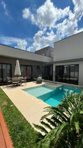 Comprar/vendo/alugo: Casa à venda ou locação, alto padrão, nova, térrea no condomínio de R