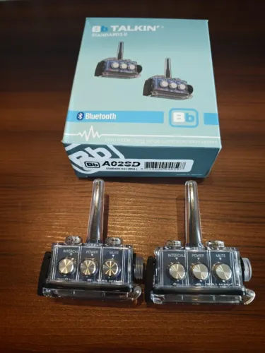 Kit Bb Talkin Standard 3.0 Intercomunicador 2 Rádios + 2 Bonés