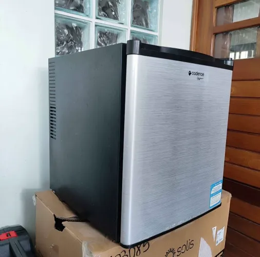 Frigobar novo 180$preciso do dinheiro