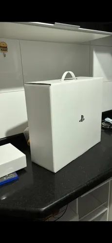 PS5 - Dois controles e FIFA 26