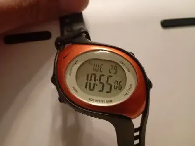 Relógio Nike Wk0006 digital na cor laranja e preto item de colecionador
