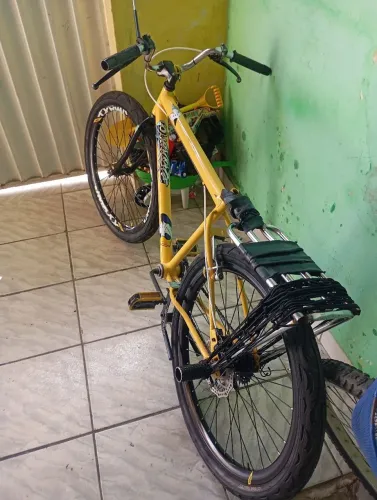 Bike montadinha aro 26 quadro reto